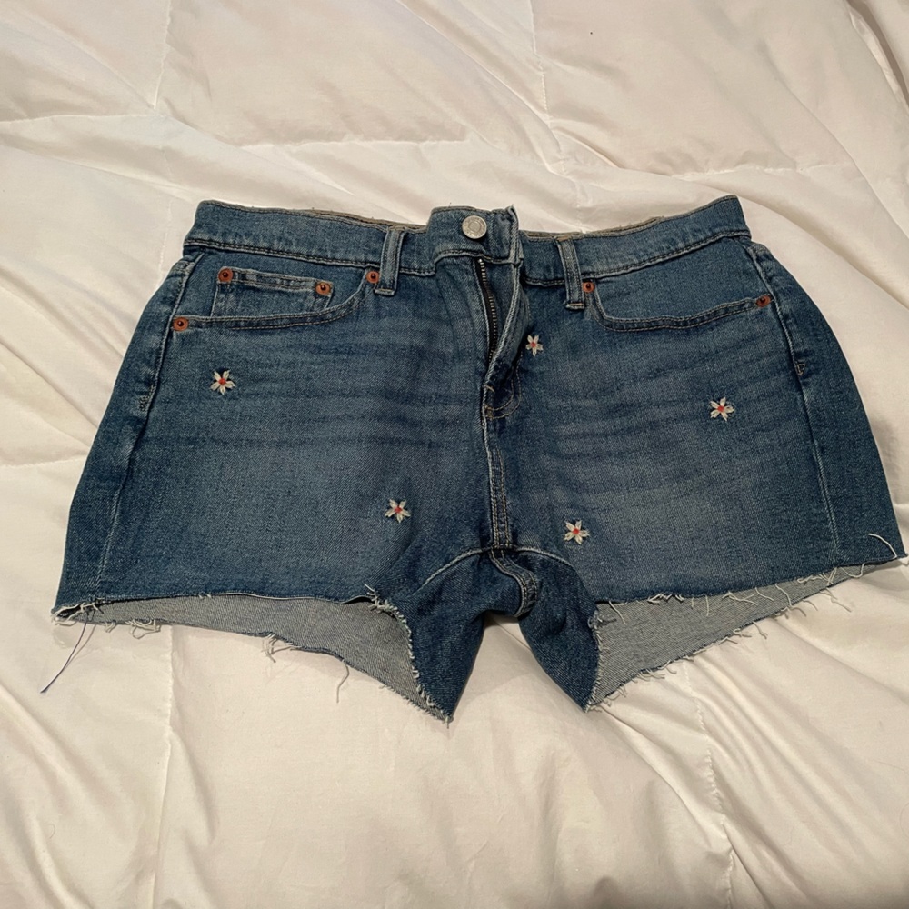 Gap 3" Denim Embroidered Floral Shorts